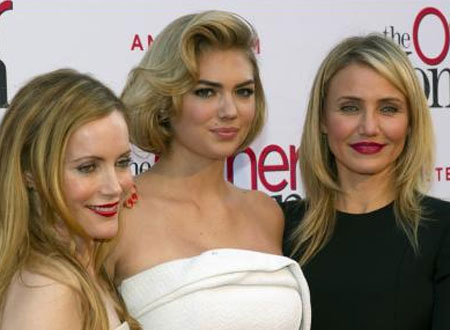 كاميرون دياز تتألق بالأسود في عرض &laquo;The Other Woman&raquo;.. صور