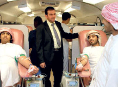 &laquo;كلية الإمارات&raquo; تنظّم حملة للتبرع بالدم