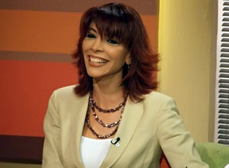 هجوم على أيتن الموجي بعد قولها لأحمد كريمة &laquo;يا حبيبي&raquo;.. فيديو