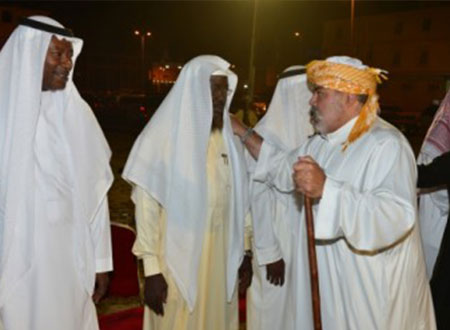 آل فحام ونجار ومدني وهوساوي يستقبلون المعزين في وفاة مكي