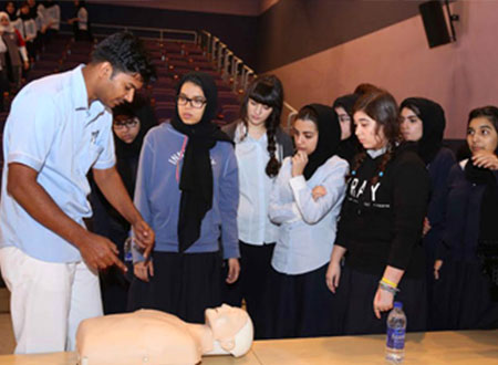 ورشة حول السلامة المرورية لطلبة مدارس