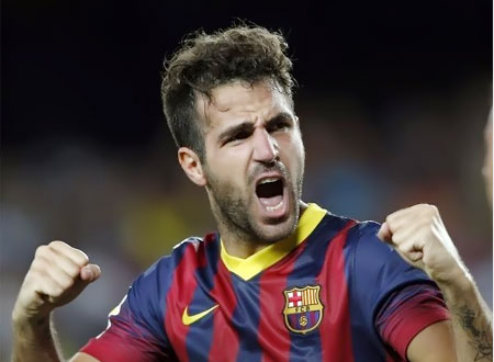 إحراق قميص سيسك فابريجاس.. صور