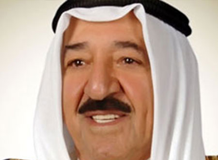 أمير الكويت يتسلم شهادة تقدير لدوره فى مجال العمل الإنسانى حول العالم