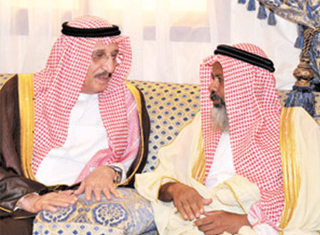 أمير جازان يعزي أسرة الشهيد الخبراني