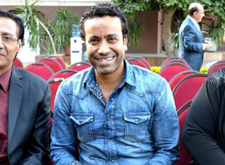 سامح حسين يحتفل بيوم اليتيم بالسفارة الهندية.. صور