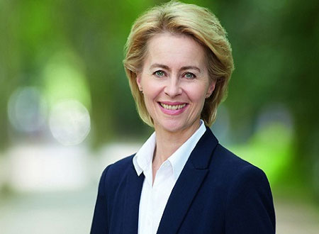 تعرف على تميمة حظ أورزولا فون دير لاين &laquo;أول وزيرة دفاع ألمانية&raquo;