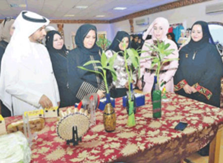 معرض المشغولات في مركز أبرق خيطان