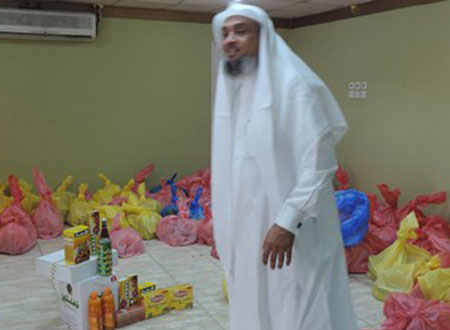 توزيع 300 سلة غذائية على الأسر المحتاجة بمكة