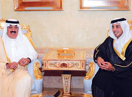 الأمير متعب بن عبد الله يتسلم جائزة الشيخ زايد للكتاب 