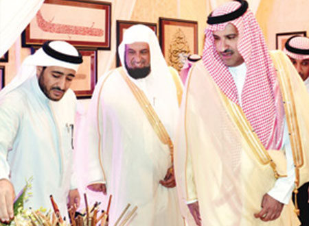فيصل بن سلمان يشهد تخريج طلاب الجامعة الإسلامية