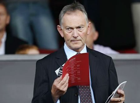 رسائل إباحية تهدد مستقبل ريتشارد سكودامور رئيس رابطة الدوري الإنجليزي