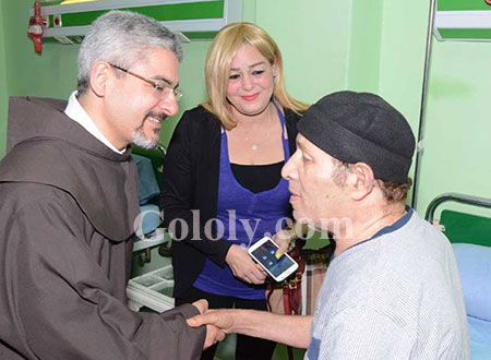 سعيد صالح يظهر بحالة صحية جيدة في المستشفى.. صور