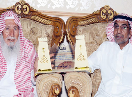 السديري يحتفل بترقية ابنه 