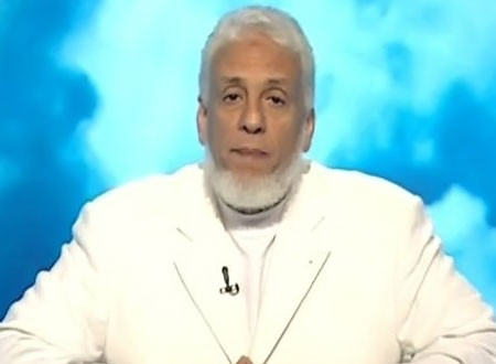 مجدي إمام يواسي حسين فهمي في جنازة الإمام.. صور