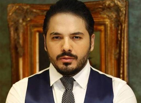 زوجة رامي عياش تخطف الأضواء من صديقتها العروس بإطلالة صفاء براقة.. صور