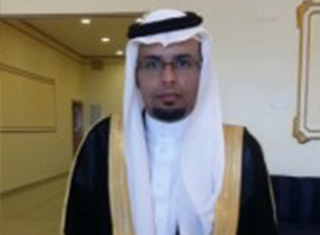 سلطان بن سعيد يدخل القفص الذهبي