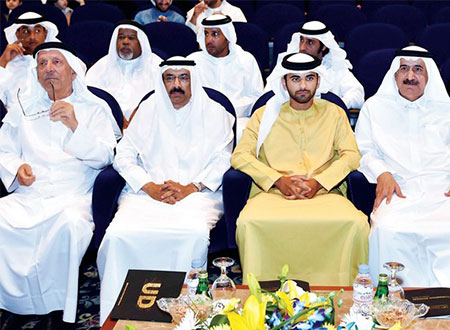 منصور بن محمد يشهد حفل تخريج طلبة جامعة دبي