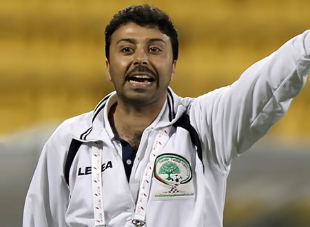 جمال محمود يهدي كأس التحدي الأسيوي للأسرى الفلسطينين.. شاهد