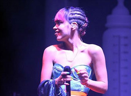 جيبة لى لى إلينز تشعل مهرجان &laquo;Orange Warsaw Festival&raquo;.. صور