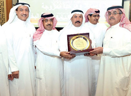 جمرك ميناء الملك عبدالعزيز بالدمام يقيم حفل تكريم للرقيعي