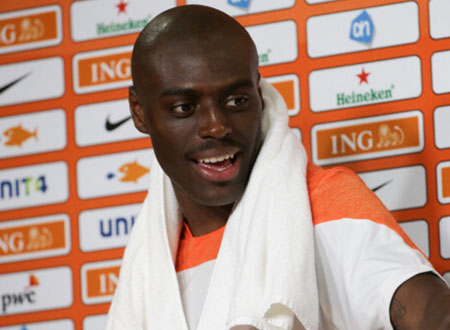 برونو مارتينس يتعرض لاصابة خطيرة تذهل هولندا.. صور وفيديو