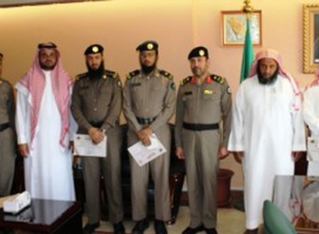 مدير شرطة عسير يكرِّم الفائزين بجائزة الأمير نايف 