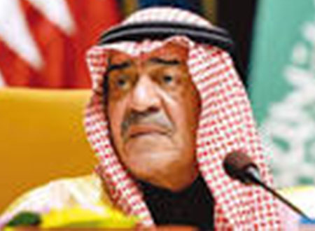ولي ولي العهد يعزي د.العمرو وإخوانه في وفاة أخيهم