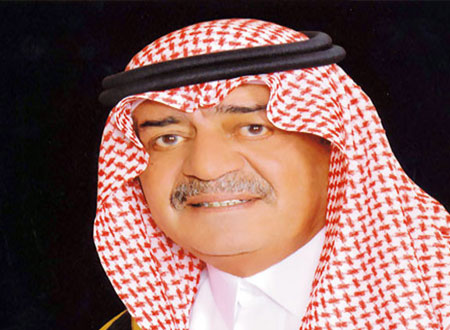 الأمير مقرن يعزي والد المبتعثة الفقيدة ناهد الزيد