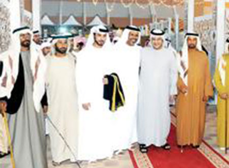 سعيد بن طحنون يحضر أفراح النايلي الشامسي