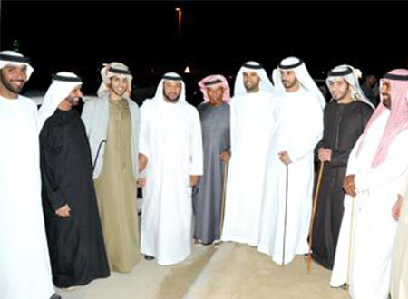 محمد بن بطي يحضر حفل آل طناف