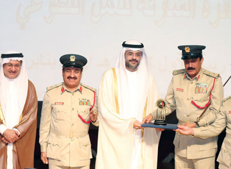 منصور بن محمد يحضران حفل زفاف علي عبد الله خان