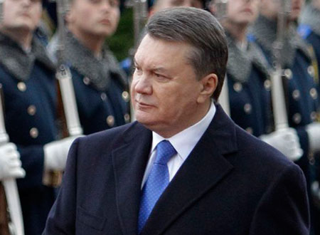 فيديو.. لحظة هروب الرئيس الأوكراني فيكتور يانوكوفيتش