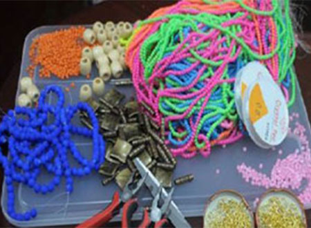 الكُتبجية تفتتح ورشتين لتنمية مواهب الأطفال فى الأعمال اليدوية