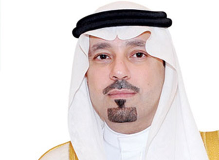 أمير المدينة يؤدي الصلاة في &laquo;مكبرية&raquo; المسجد النبوي