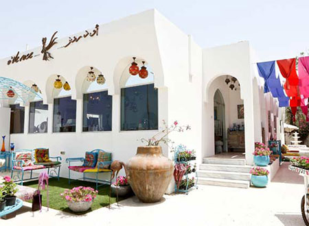 &laquo;مزّين&raquo; ماركة عالمية بنكهة إماراتية ساخرة