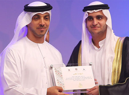 منصور بن زايد يكرِّم أوائل &laquo;الثانوية&raquo; على مستوى الدولة