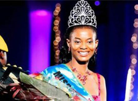 أسباب شخصية تجبر ملكة جمال زيمبابوى على التنحى عن عرشها