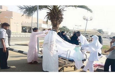 سعودية تلد في سيارة زوجها لرفض المستشفى استقبالها