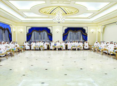 سعود المعلا ومحمد بن زايد ومحمد الشرقي يعزون عبد الله مهير الكتبي بوفاة والده