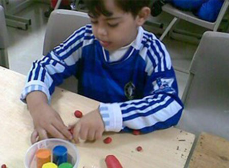 ورشة مجانية لتعليم الأطفال الرسم بالصلصال