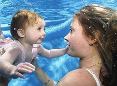 صور.. لقطات مميزة تحت شعار &laquo;إنى أتنفس تحت الماء&raquo;