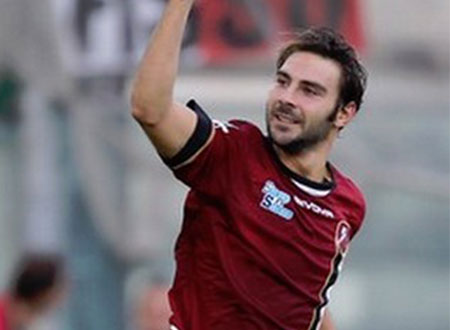 على طريقة سواريز.. جيانماريو كومي &laquo;عضاض&raquo; آخر في إيطاليا.. فيديو