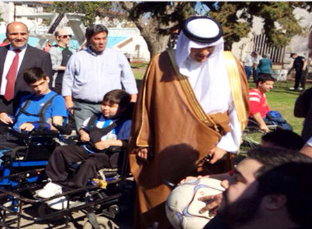 سلطان بن سلمان يزور مركز المعاقين بالأرجنتين