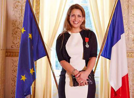 فرنسا تمنح الأميرة «هيا» وسام جوقة الشرف الوطني الفرنسي