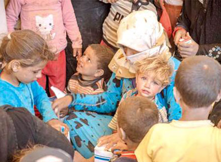 سلطان القاسمي و300 مسئول يبحثون حقوق الأطفال اللاجئين 