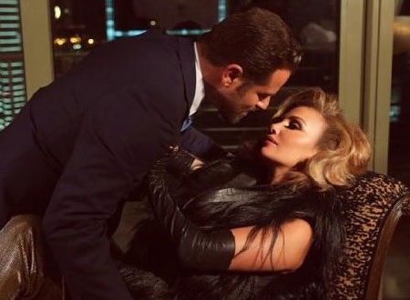 نيكول سابا مع زوجها في أجرأ جلسة تصوير.. صور