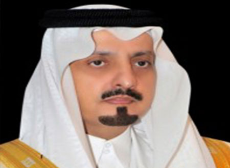 فيصل بن خالد يعزي أسرة القحطاني
