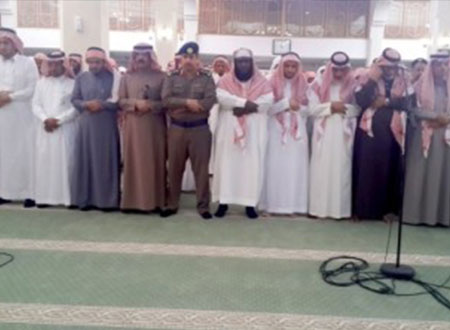 القحطاني ينقل تعازي وزير الداخلية لذوي الجندي الشهيد
