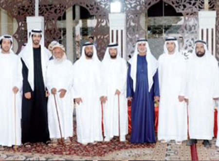 نهيان بن مبارك يحضر أفراح بن حربي وبالركاض
