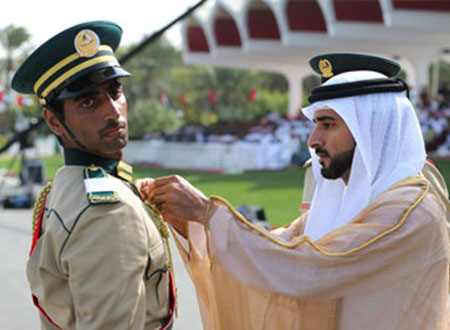 حمدان بن محمد يشهد حفل تخريج أكاديمية شرطة دبي